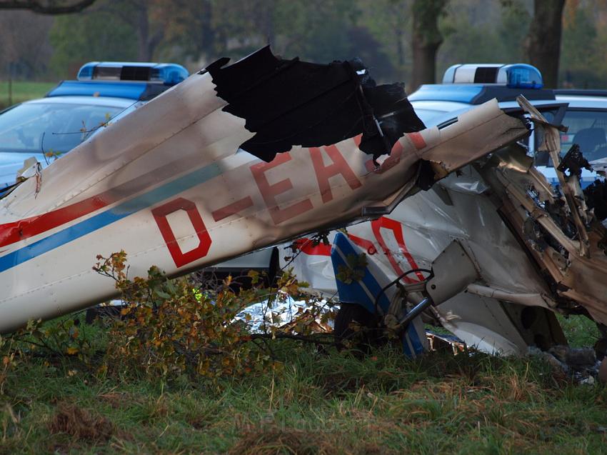 Kleinflugzeug abgestuerzt Sankt Augustin Meindorf P303.JPG